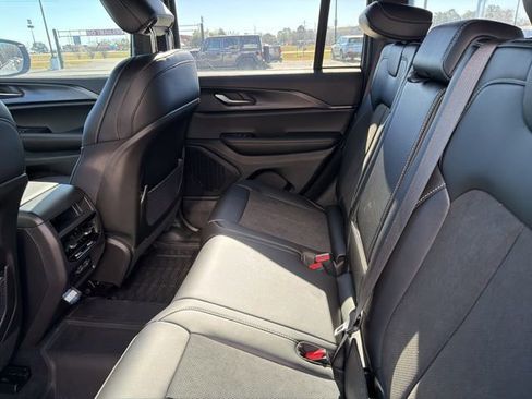 New 2025 Jeep Grand Cherokee Altitude RWD image 19