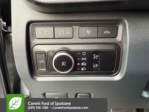 Certified 2024 Ford F350 Platinum w/ Tremor Off-Road Package image 31