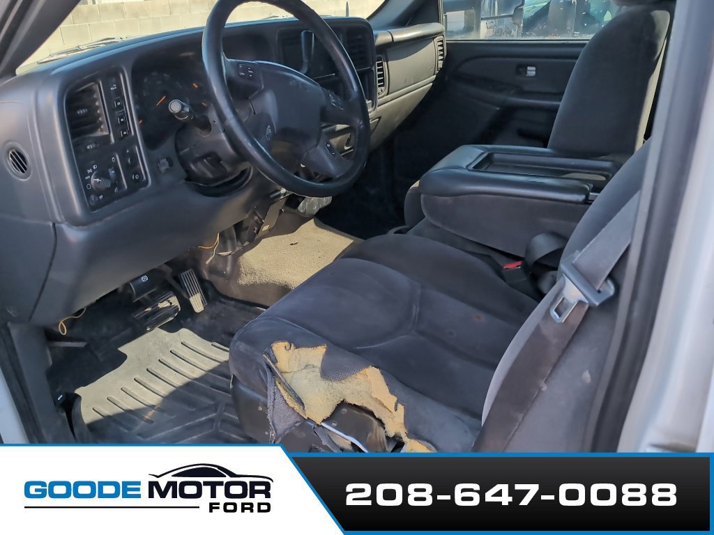 Used 2004 GMC Sierra 2500 SLE w/ Heavy-Duty Power Package AWD/4WD image 5