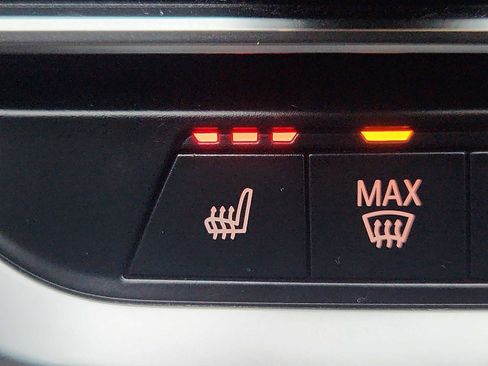 Used 2022 BMW 330i xDrive 330i xDrive w/ Premium Package image 24