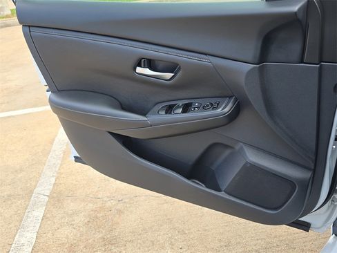 Used 2024 Nissan Sentra SV image 24