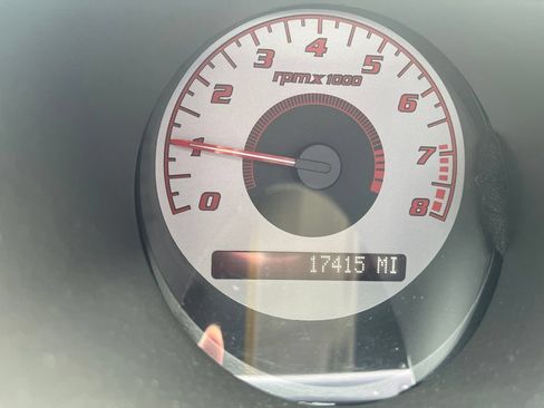 Used 2006 Pontiac Solstice Convertible w/ Premium Package RWD image 9
