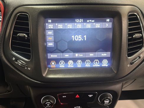 Used 2020 Jeep Compass Trailhawk image 17