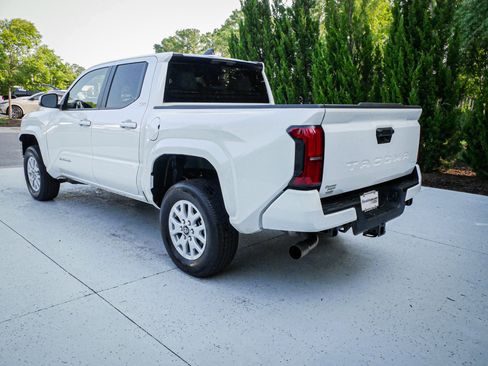 Used 2026 Toyota Tacoma SR5 RWD image 8