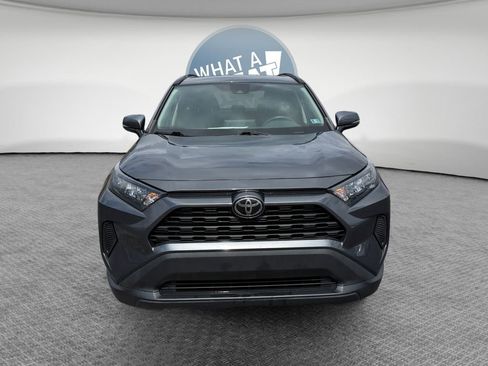 Used 2021 Toyota RAV4 LE image 9