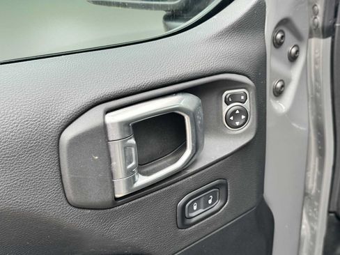 Used 2021 Jeep Wrangler Unlimited Rubicon AWD/4WD image 24