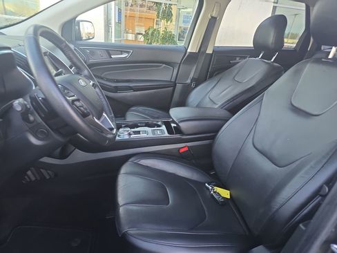 Used 2019 Ford Edge Titanium w/ Equipment Group 301A image 9