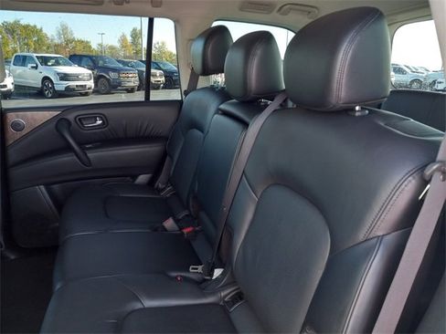 Used 2023 Nissan Armada SL image 12