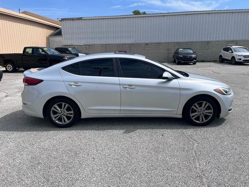 Used 2017 Hyundai Elantra Value Edition FWD image 2