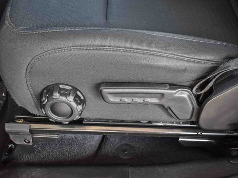 Used 2021 Jeep Wrangler Willys image 18