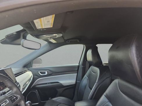 Certified 2024 Jeep Compass Latitude image 15