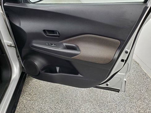 Used 2018 Nissan Kicks S image 18