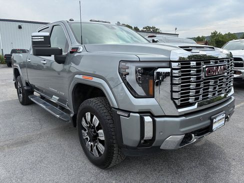 Used 2025 GMC Sierra 2500 Denali AWD/4WD image 1