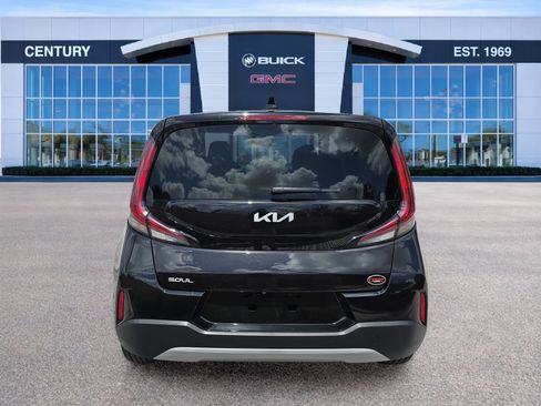 Used 2025 Kia Soul LX image 5