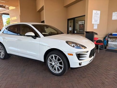 Used 2018 Porsche Macan image 2