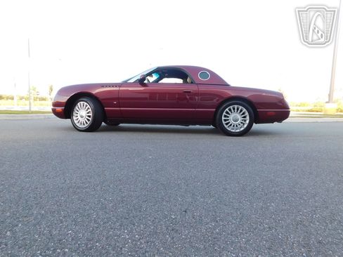 Used 2004 Ford Thunderbird image 27