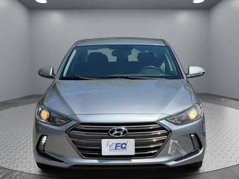 Used 2017 Hyundai Elantra Limited FWD image 2