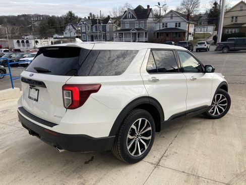 Certified 2022 Ford Explorer ST-Line w/ Class IV Trailer Tow Package image 3