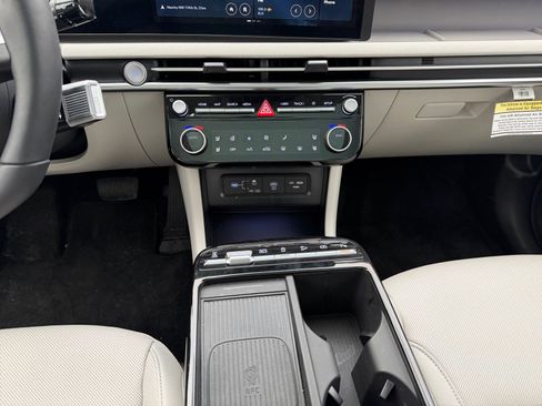 Certified 2025 Hyundai Tucson Limited image 13