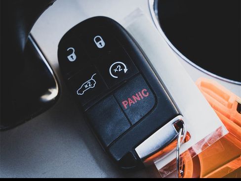 Used 2015 Jeep Grand Cherokee Overland image 8