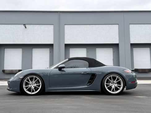 Used 2017 Porsche 718 Boxster image 4