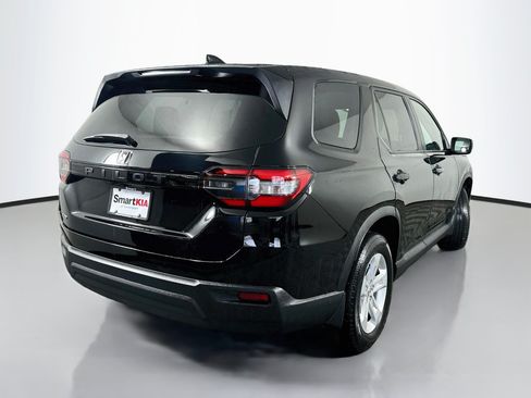 Used 2023 Honda Pilot LX image 7