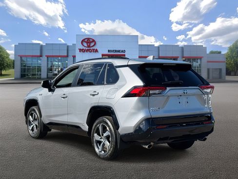 Used 2024 Toyota RAV4 SE w/ Weather & Moonroof Package image 4