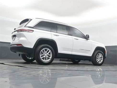 New 2025 Jeep Grand Cherokee Laredo image 38