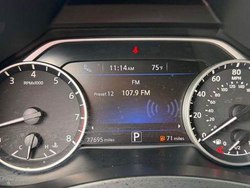Used 2018 Nissan Murano SV FWD image 9