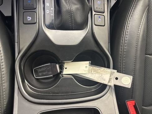 Used 2018 Hyundai Santa Fe Sport FWD image 16