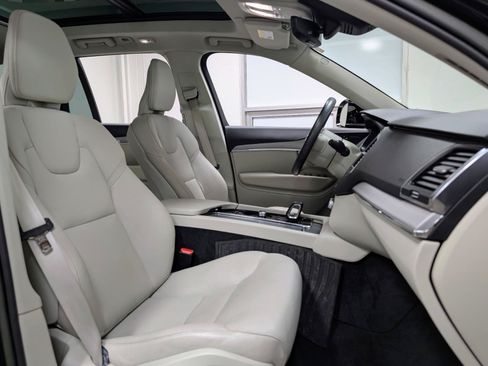 Used 2023 Volvo XC90 B5 Core w/ Protection Package Premier AWD/4WD image 29