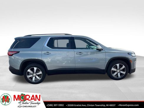 Certified 2023 Chevrolet Traverse LT w/ LT Premium Package AWD/4WD image 7