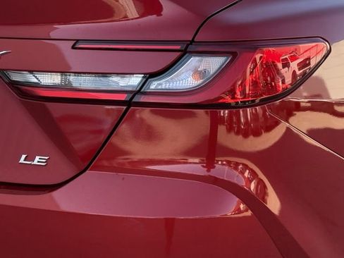Used 2025 Toyota Camry LE image 7