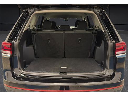 Used 2025 Volkswagen Atlas SE image 26