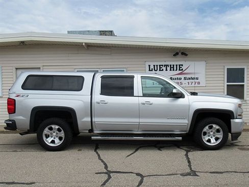 Used 2018 Chevrolet Silverado 1500 LT w/ All Star Edition AWD/4WD image 3