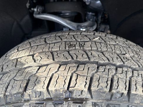 Used 2025 Chevrolet Silverado 1500 LT w/ Z71 Off-Road Package image 28