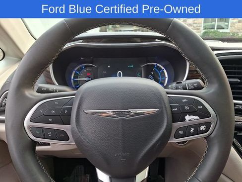 Used 2023 Chrysler Pacifica Limited FWD image 22