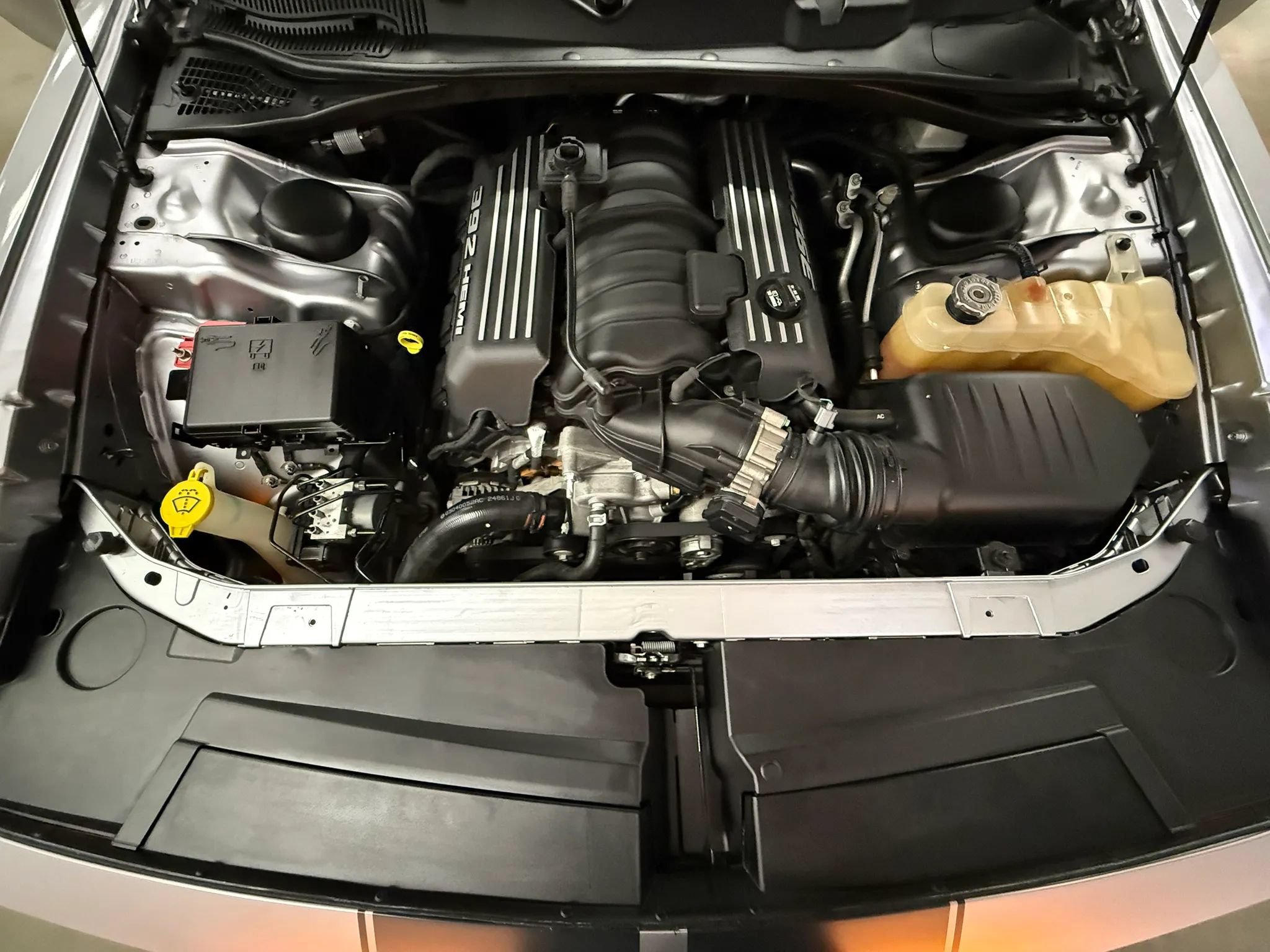 Used 2016 Dodge Challenger SRT w/ Technology Group RWD image 21