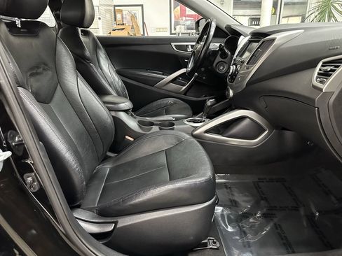 Used 2015 Hyundai Veloster RE:FLEX Edition FWD image 16