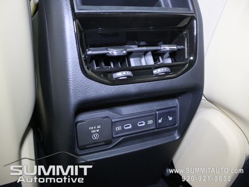 New 2026 Jeep Grand Cherokee Limited w/ Limited Altitude Package AWD/4WD image 36