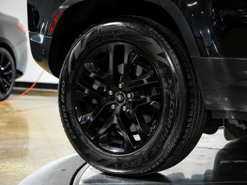 Used 2023 Land Rover Defender 110 SE image 58