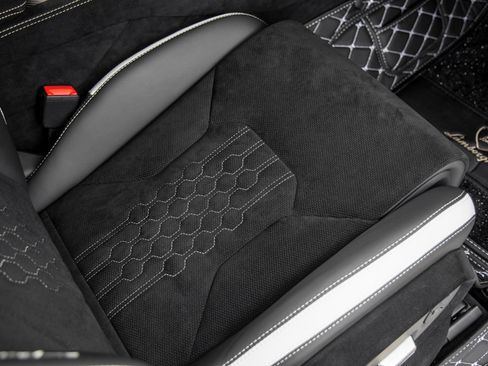 Used 2024 Lamborghini Urus Performante AWD/4WD image 56