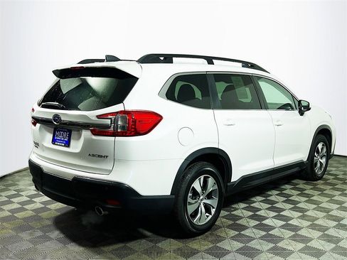Used 2024 Subaru Ascent Premium w/ Convenience Package image 7