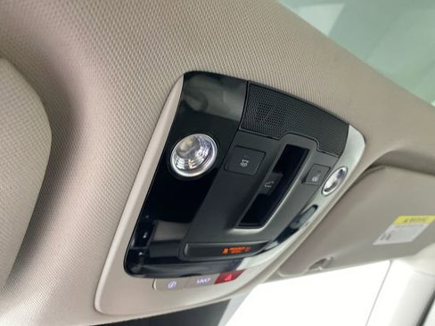 Certified 2022 Kia Sorento S w/ Panoramic Sunroof Package image 28