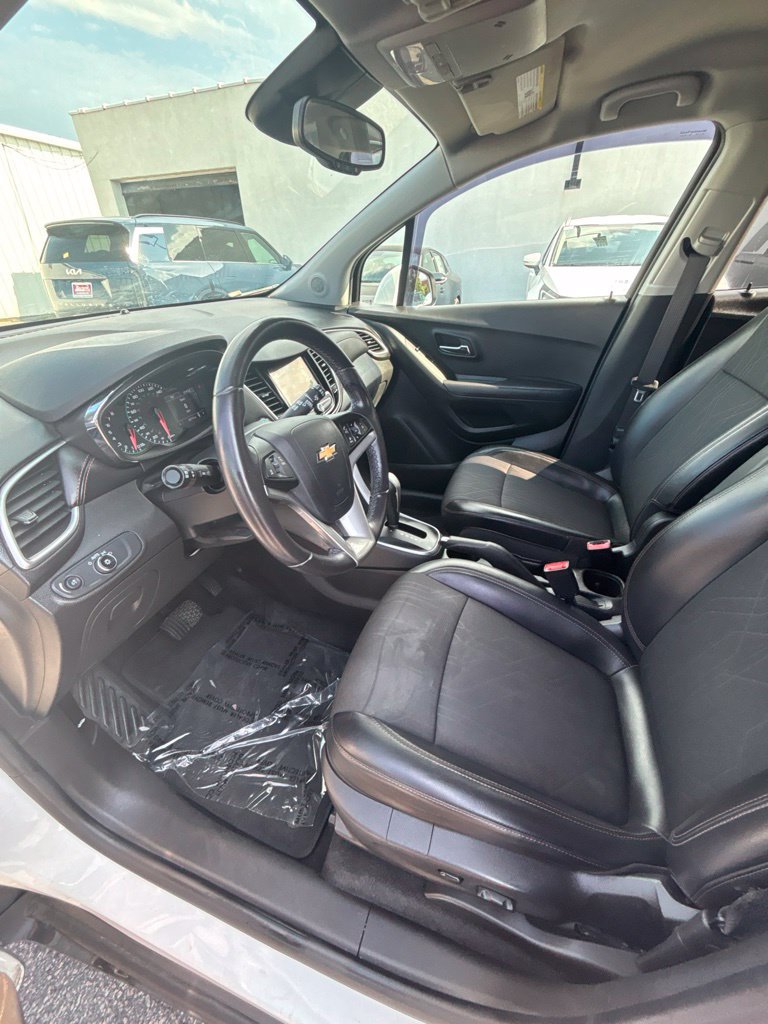 Used 2019 Chevrolet Trax LT w/ LT Convenience Package FWD image 12