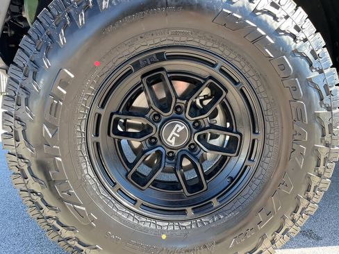 Used 2023 Ford Bronco Wildtrak image 12