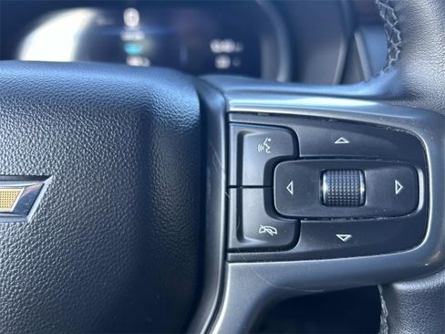 Used 2023 Chevrolet Suburban Premier image 27