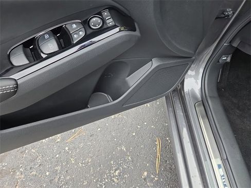 New 2025 Nissan Altima 2.5 SL image 31