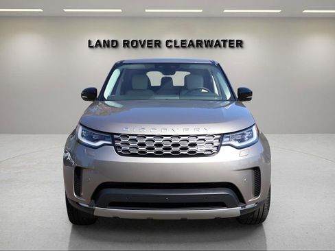 New 2026 Land Rover Discovery S image 8