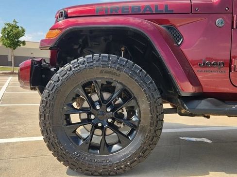 Used 2021 Jeep Gladiator Overland AWD/4WD image 8